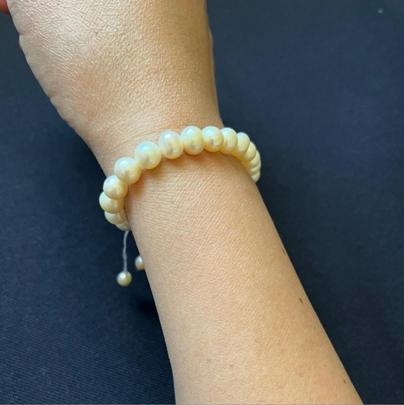 Handmade Fresh Water Pearl Bracelet - Picture 2 of 2